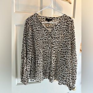 Banana Republic leopard pleated swingy blouse.